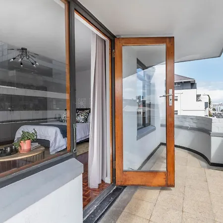 Camborne Holiday Apartments Cape Town Exterior photo