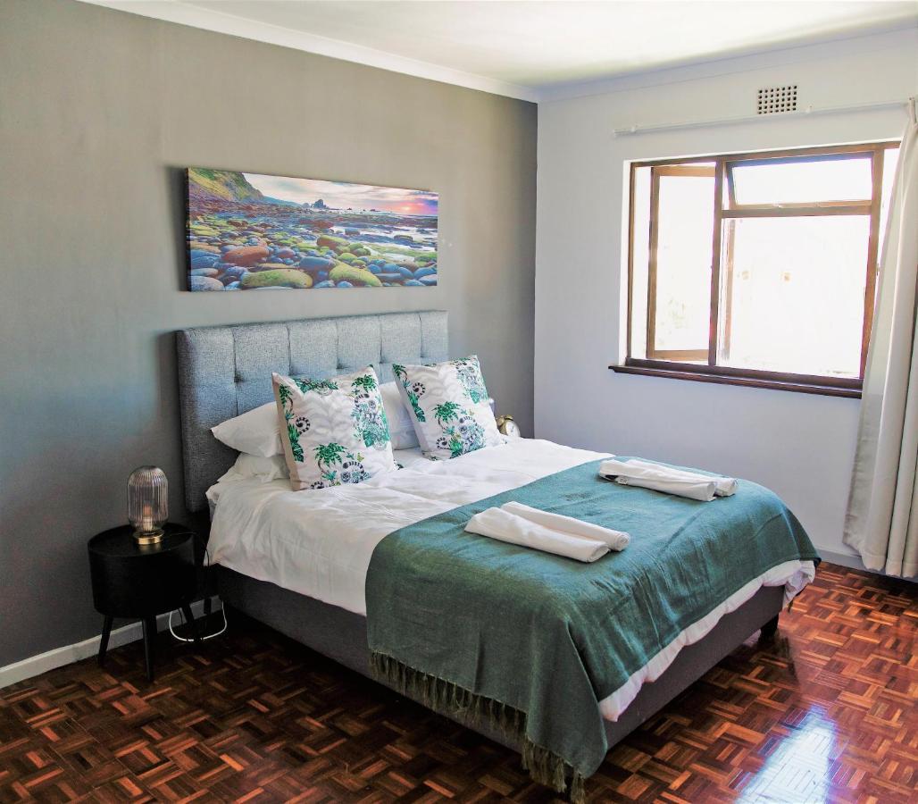 Camborne Apartment *