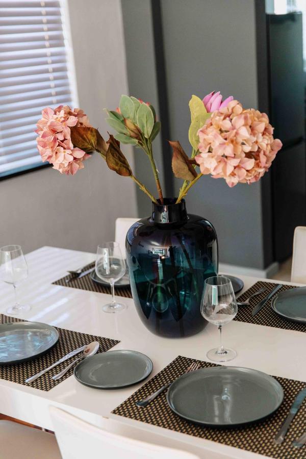 Camborne Apartment *