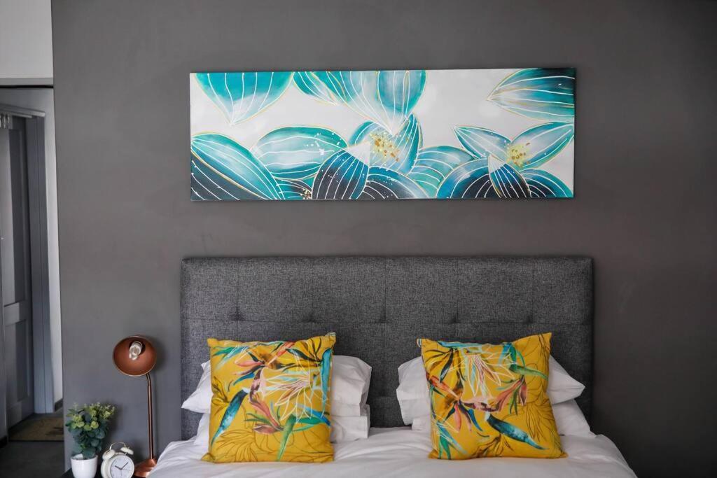 Camborne Apartment